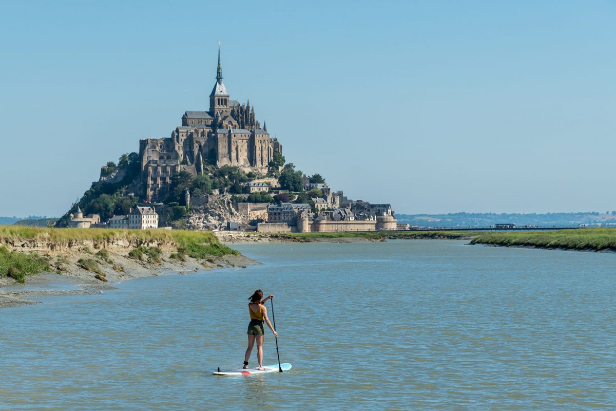 Paddle face au Mont-Saint-Michel