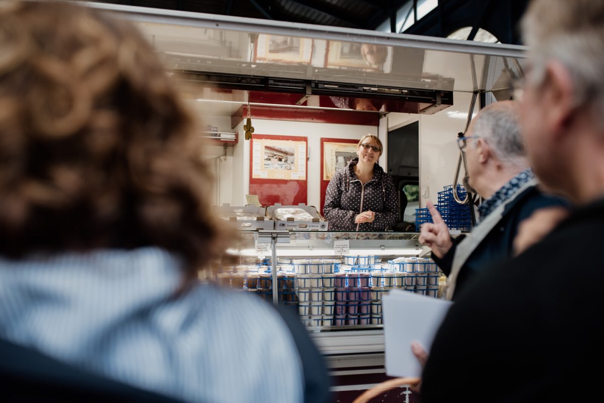 Rencontre avec les producteurs sur le marché Saint-Marc à Rouen