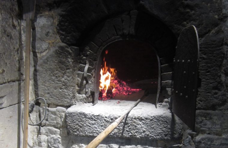 Atelier bourdelots pomme au feu de bois